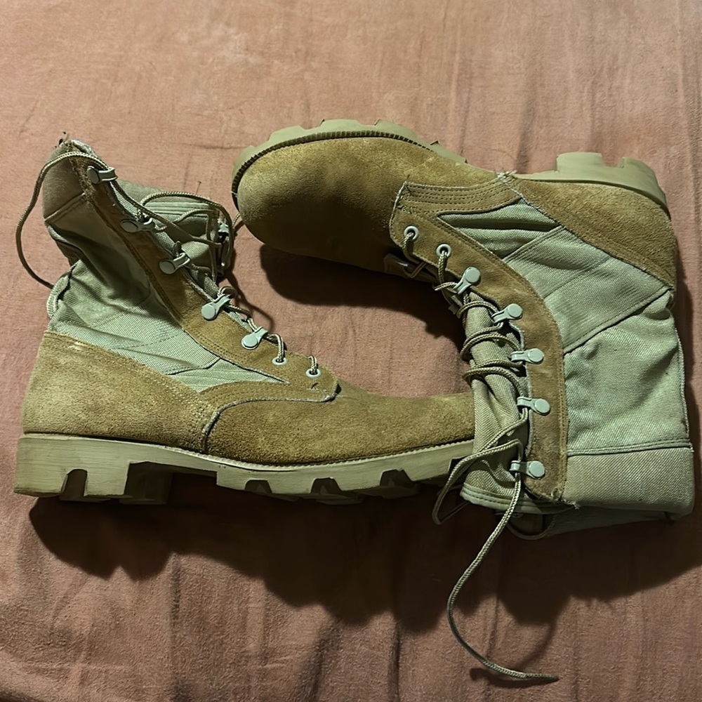 - Military Combat Boots